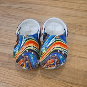 Crocs toddler size 6